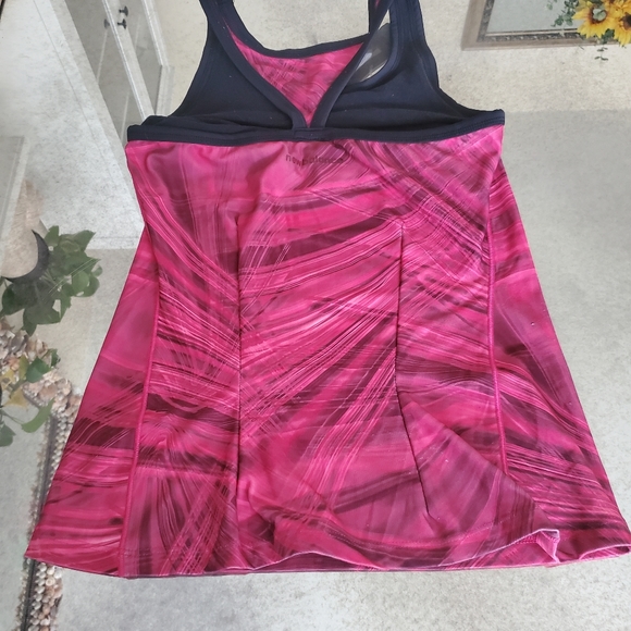 New balance Top - Picture 2 of 2